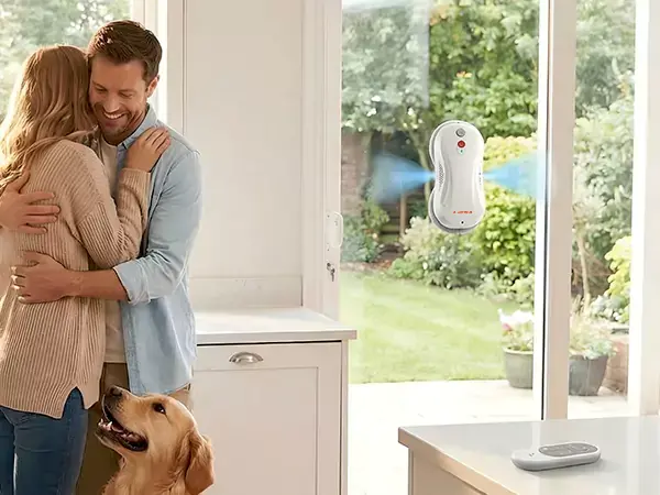 Kahe veega pihustatud aknapesurobot muudab Windowsi heleda ja puhtana hoidmise lihtsamaks